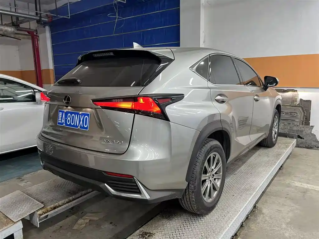 Lexus NX 2021