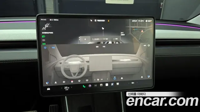 Tesla Model Y 2025
