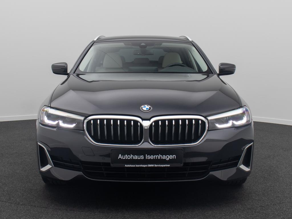 BMW 520 2023
