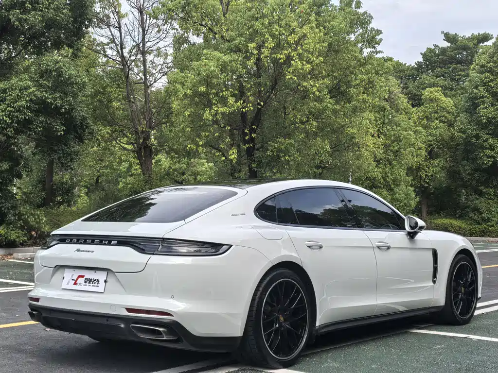 Porsche Panamera 2024