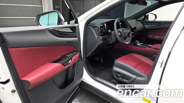 Lexus NX 2025