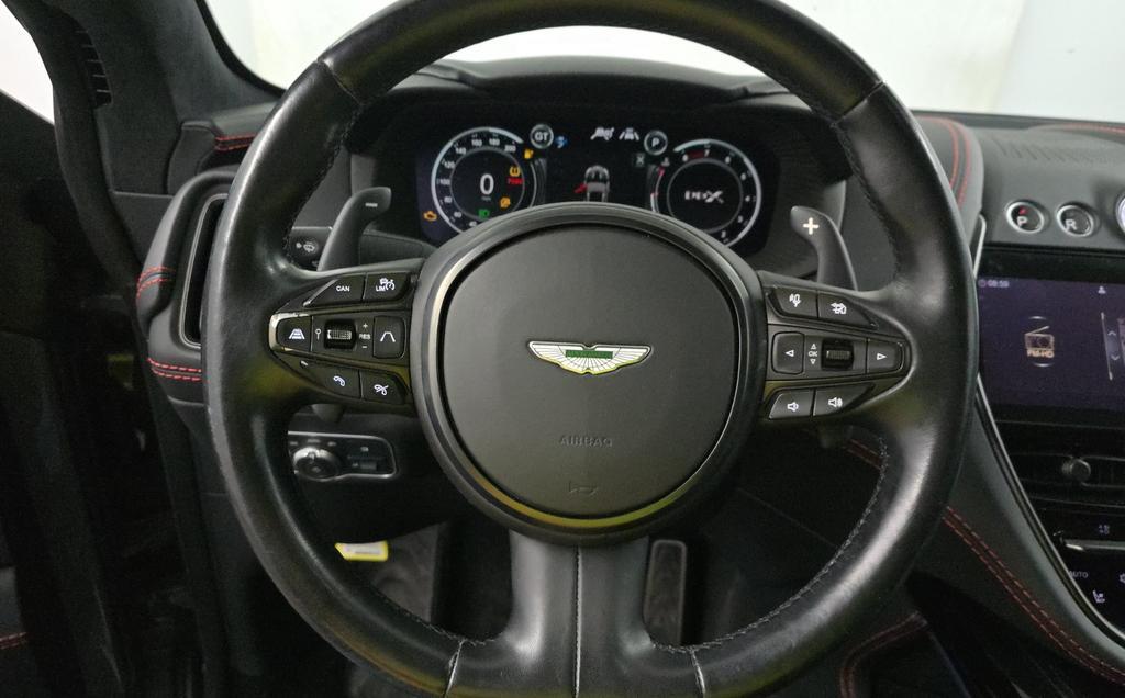 Aston Martin DBX 2023