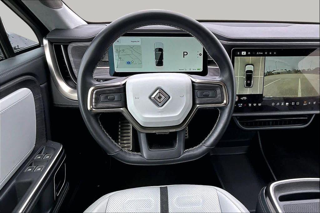 Rivian R1S 2023