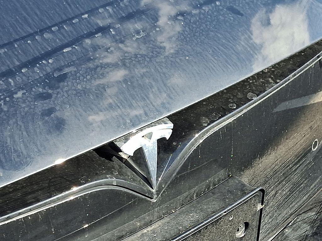 Tesla Model S 2021