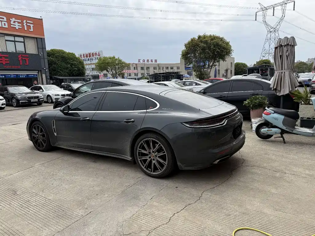 Porsche Panamera 2022