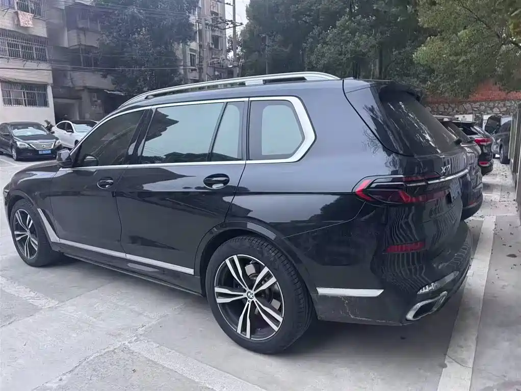 BMW X7 2023