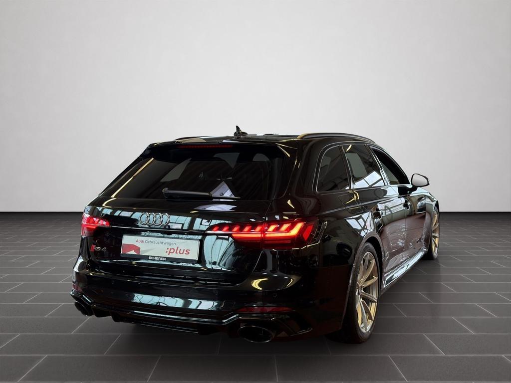 Audi RS4 2023