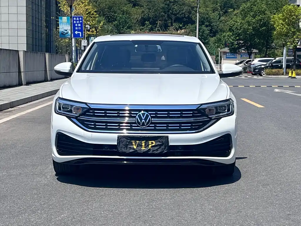 Volkswagen Jetta 2023