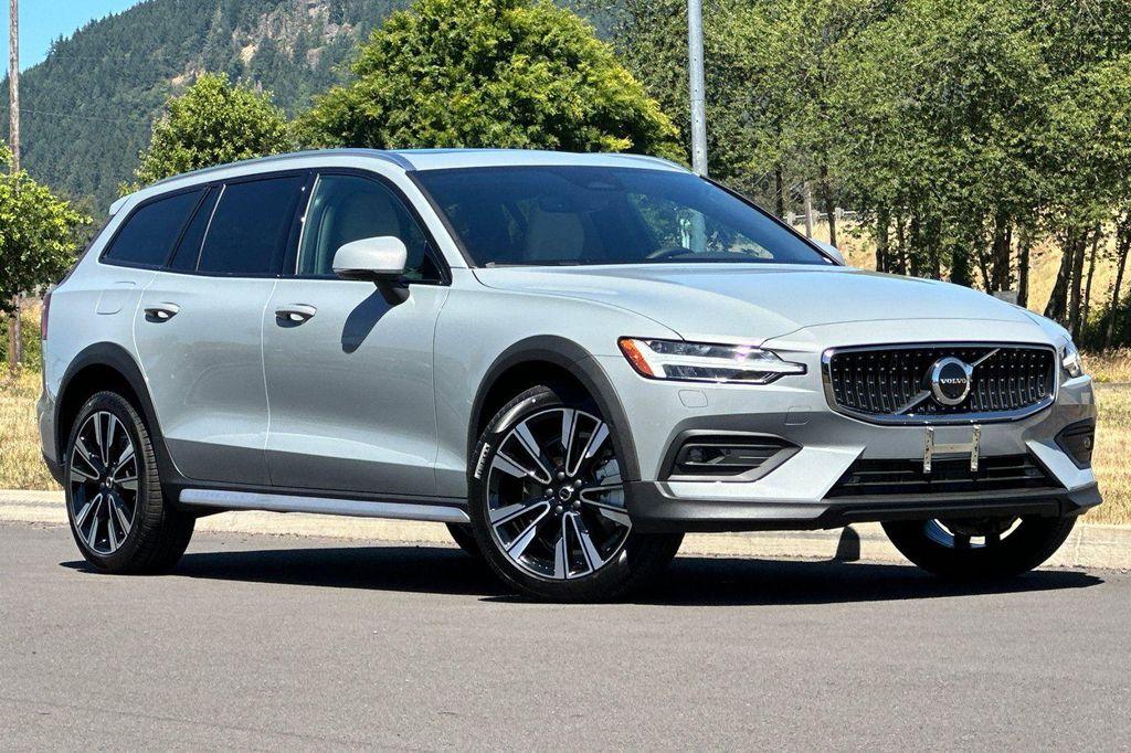 Volvo V60 Cross Country 2026