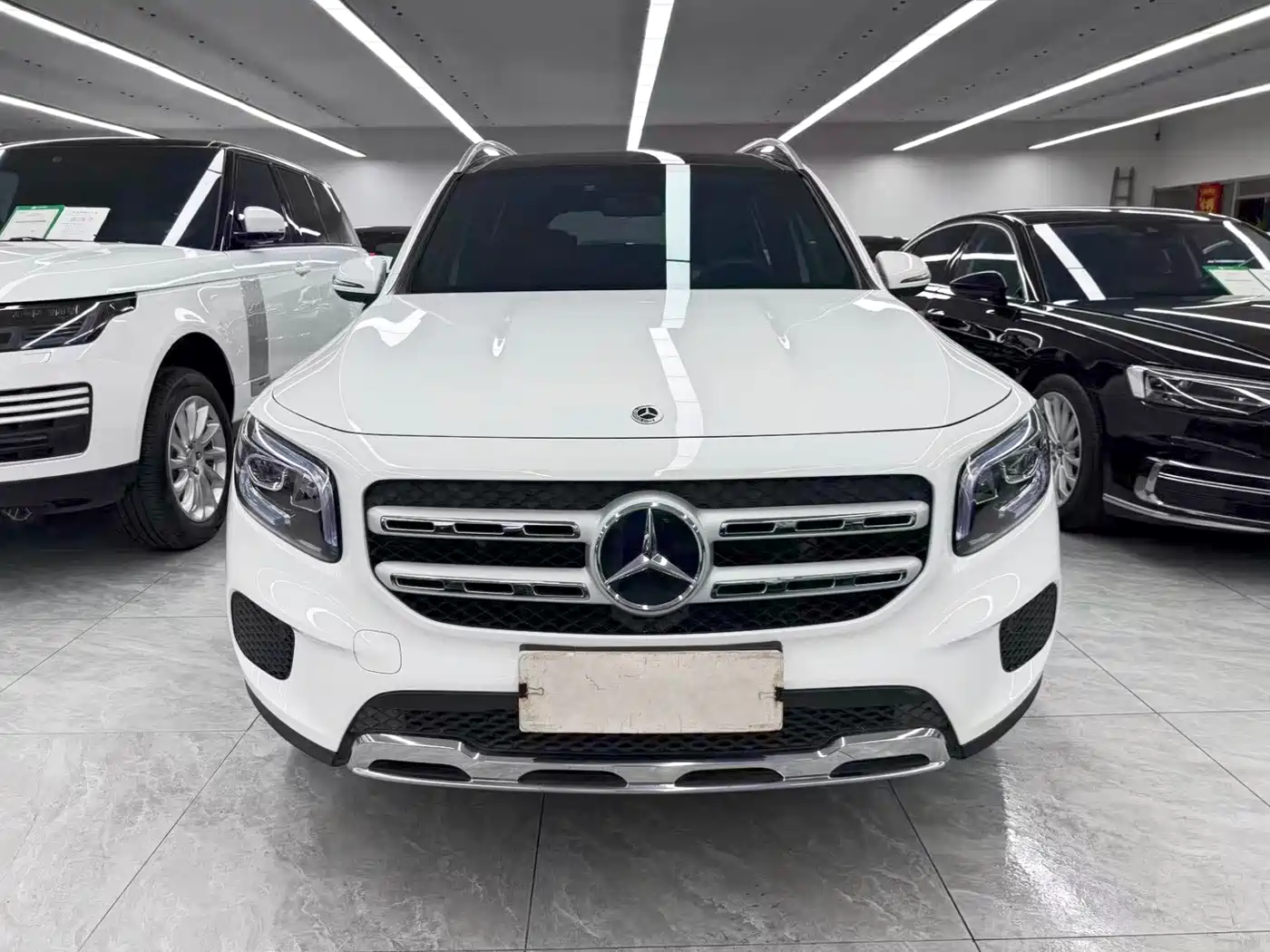 Mercedes-Benz GLB 2023
