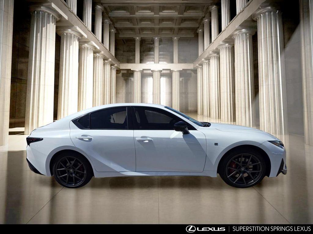 Lexus IS 2026