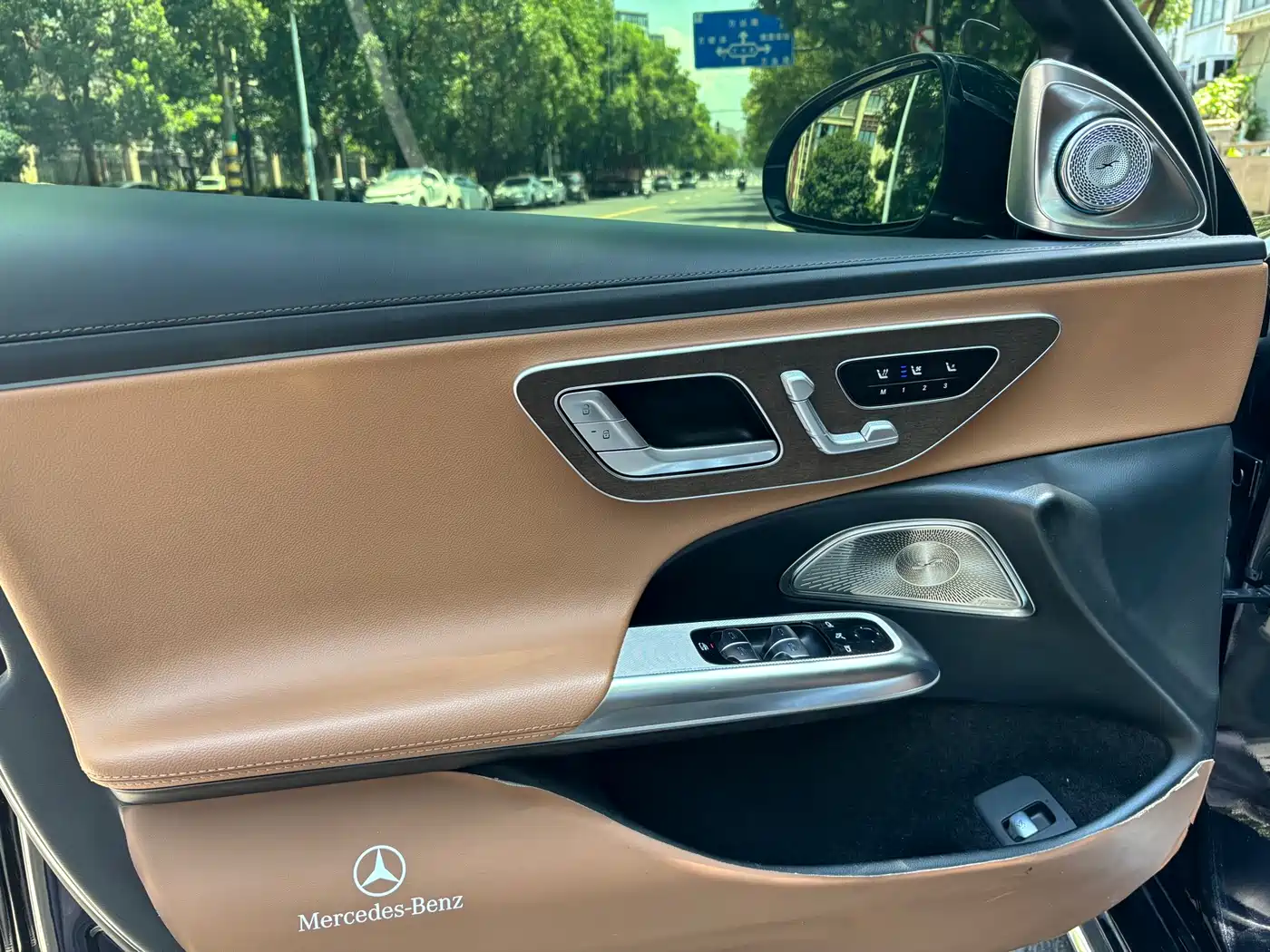 Mercedes-Benz E-Класс 2025