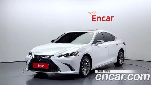 Lexus ES 2021