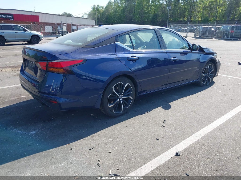 Nissan Altima 2024