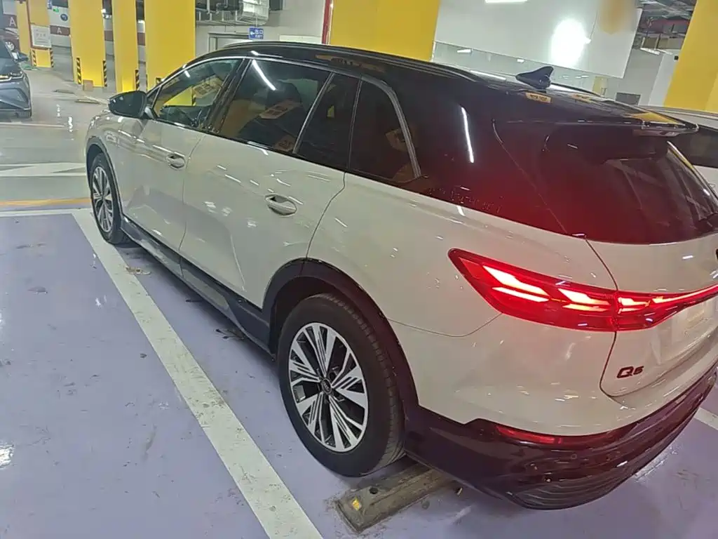 Audi Q5 e-tron 2023