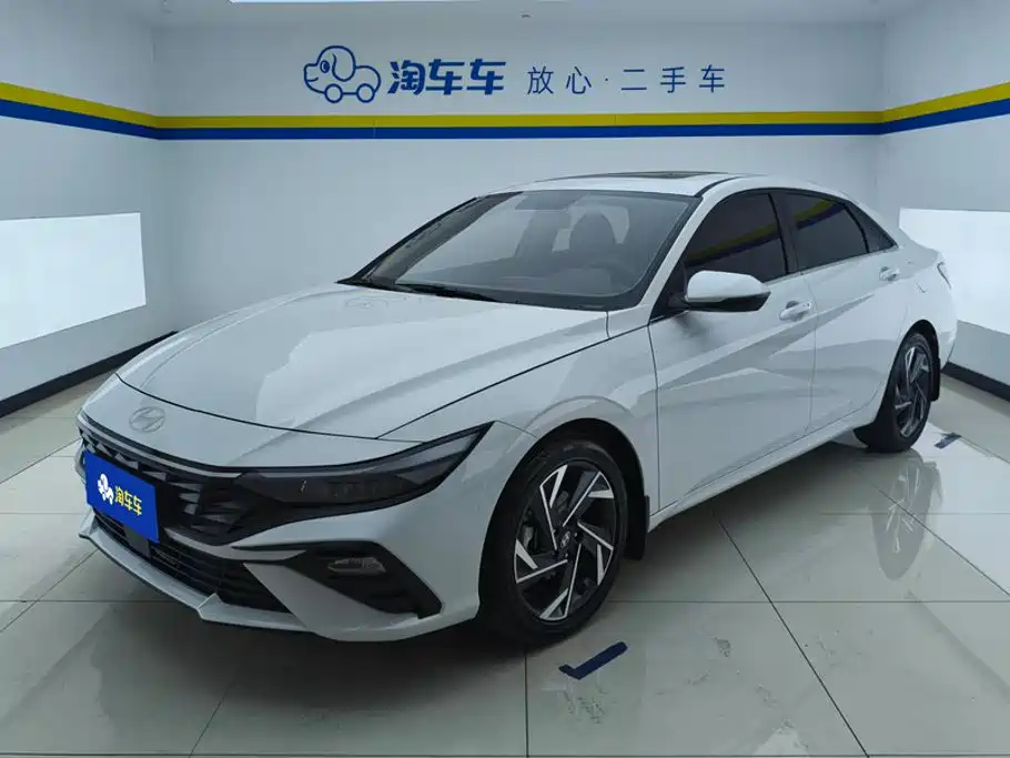 Hyundai Elantra 2025