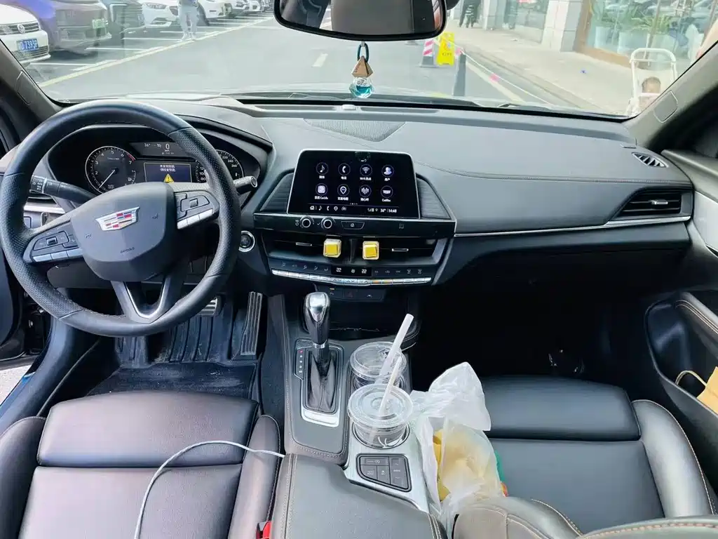 Cadillac CT4 2021