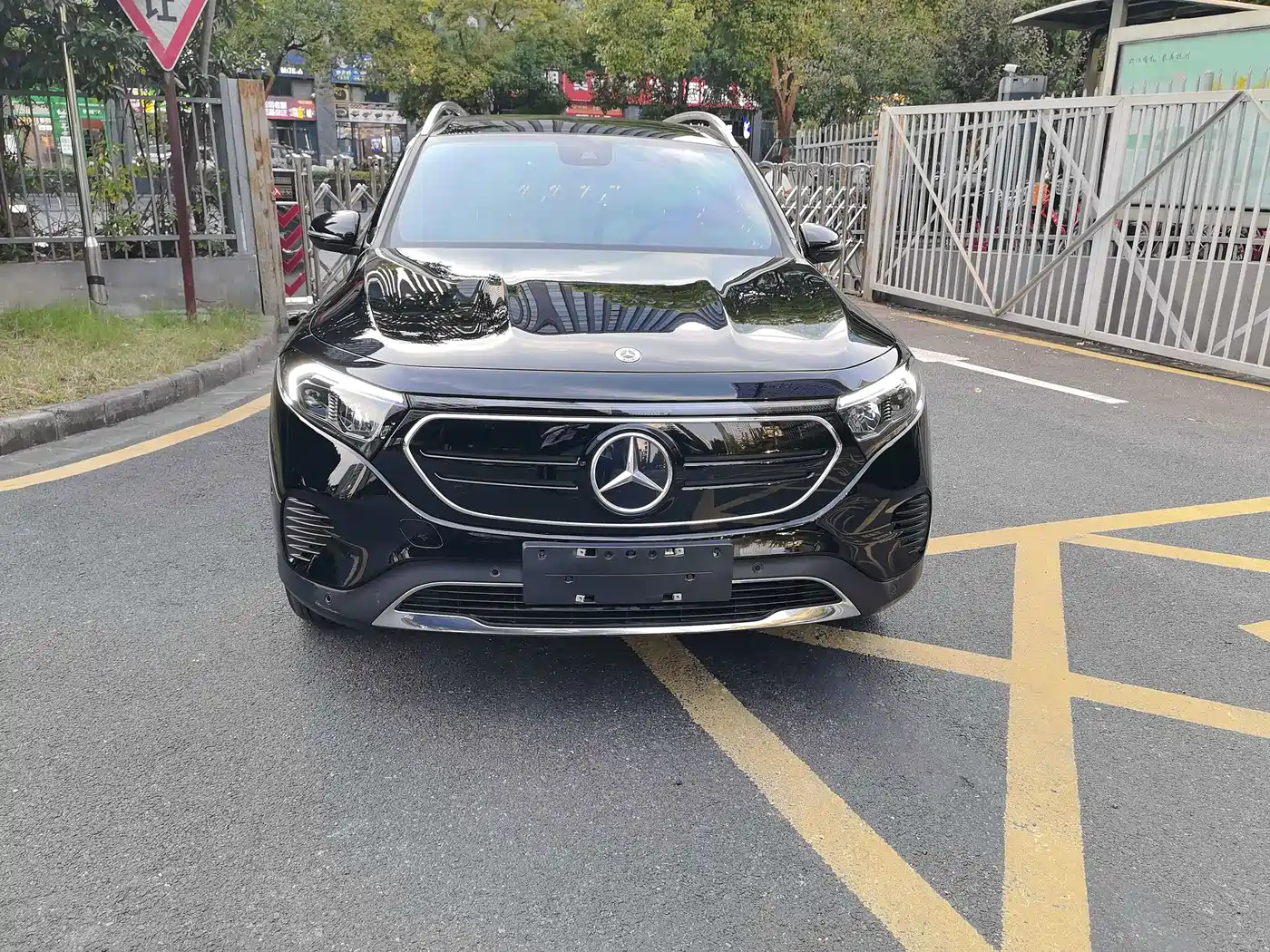 Mercedes-Benz EQB 2022