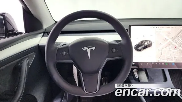 Tesla Model Y 2024