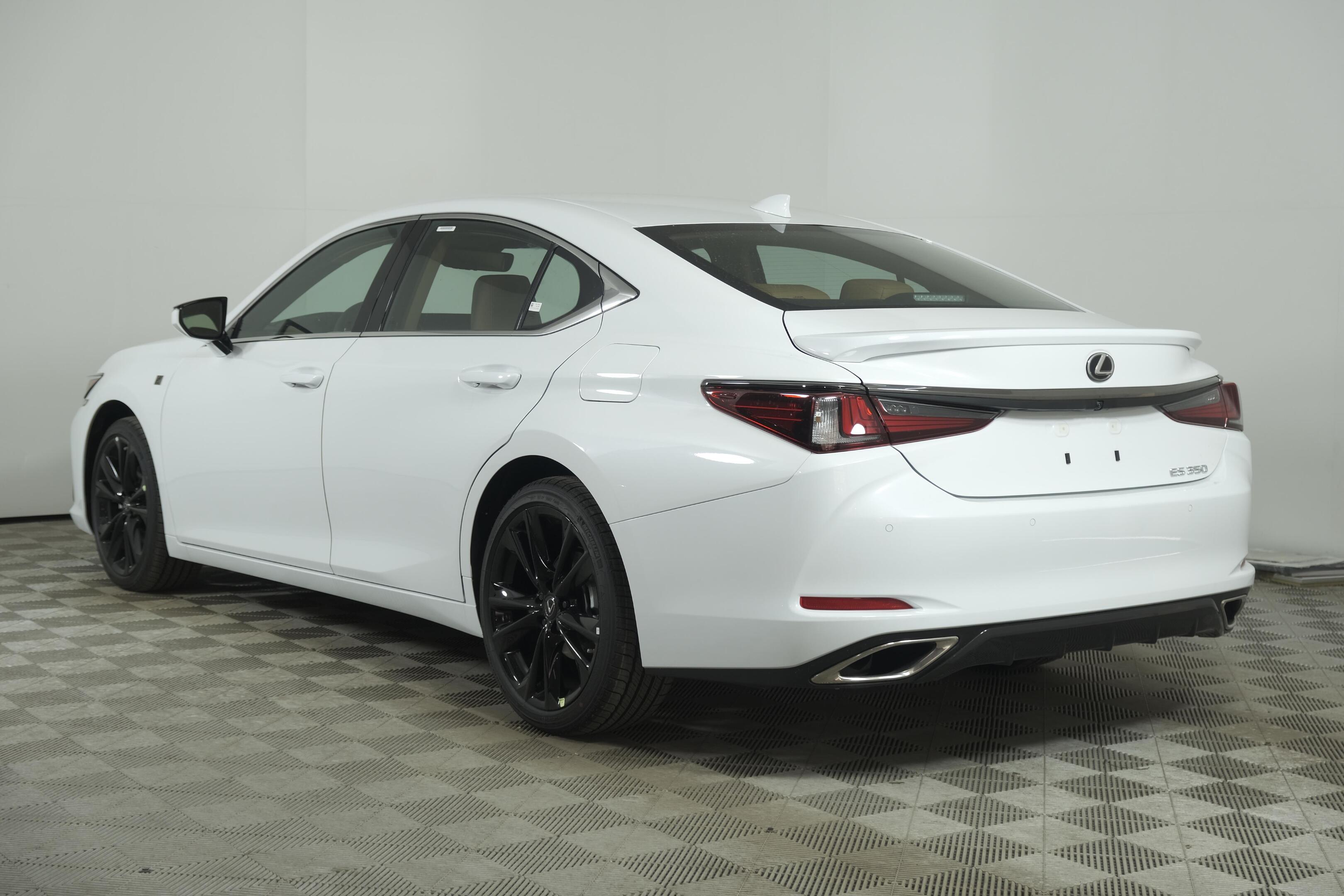 Lexus ES 2025
