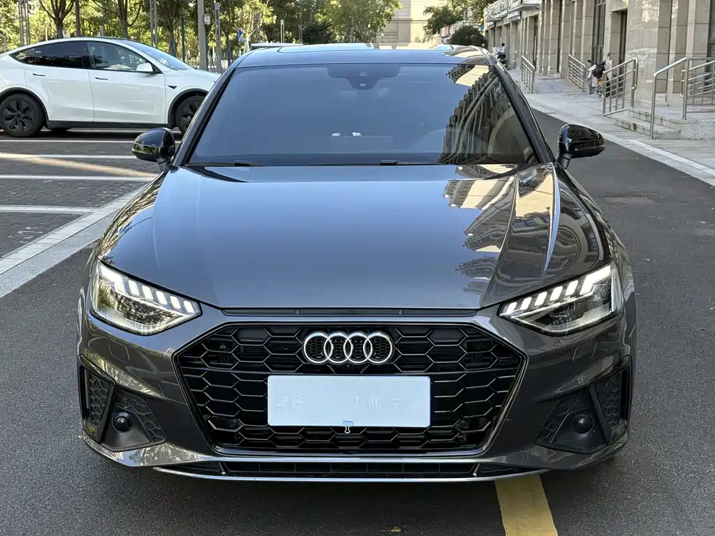 Audi A4 2025