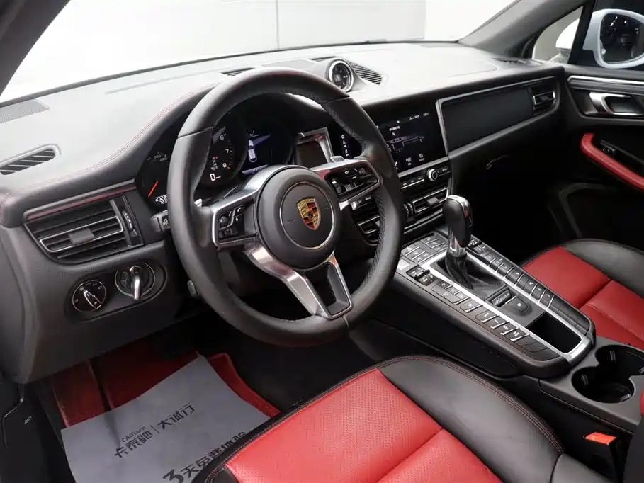 Porsche Macan 2021