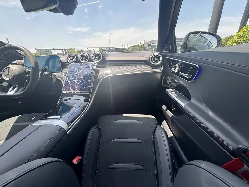 Mercedes-Benz C-Класс 2025