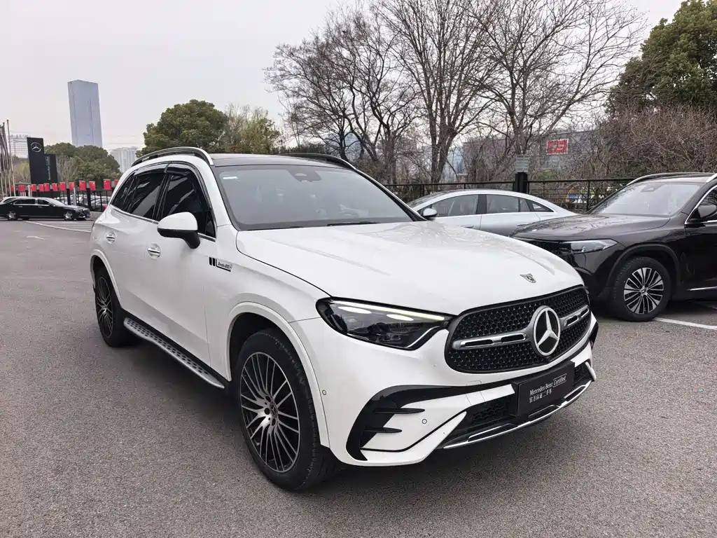 Mercedes-Benz GLC 2023