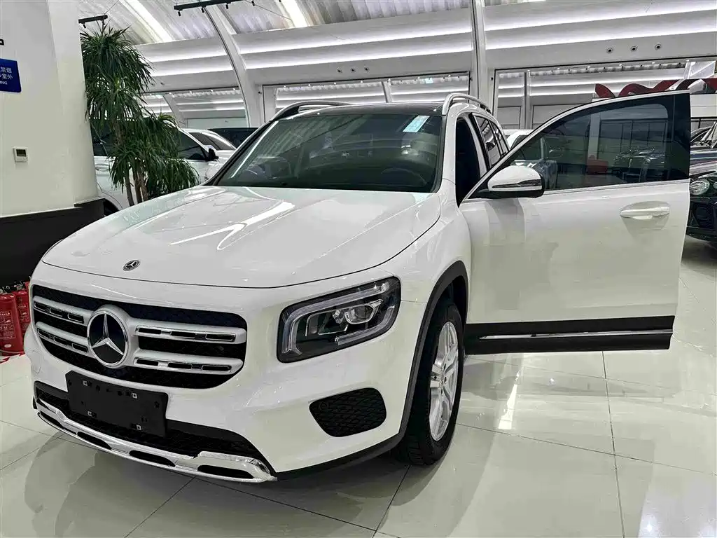 Mercedes-Benz GLB 2023