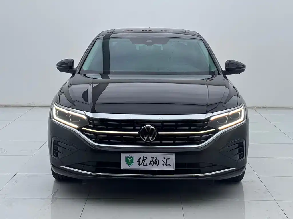 Volkswagen Passat 2024