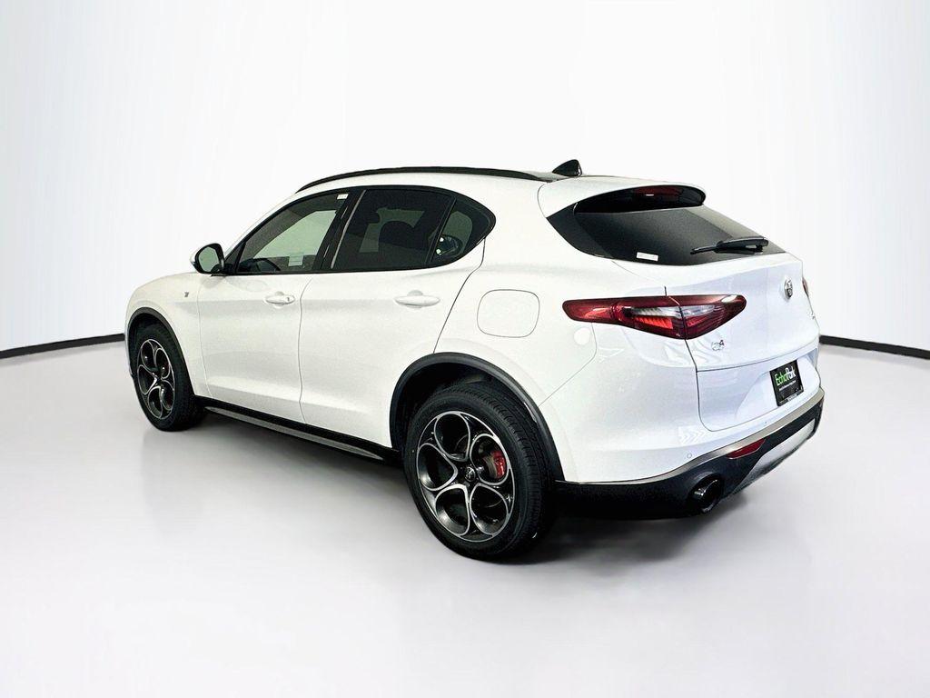 Alfa Romeo Stelvio 2023