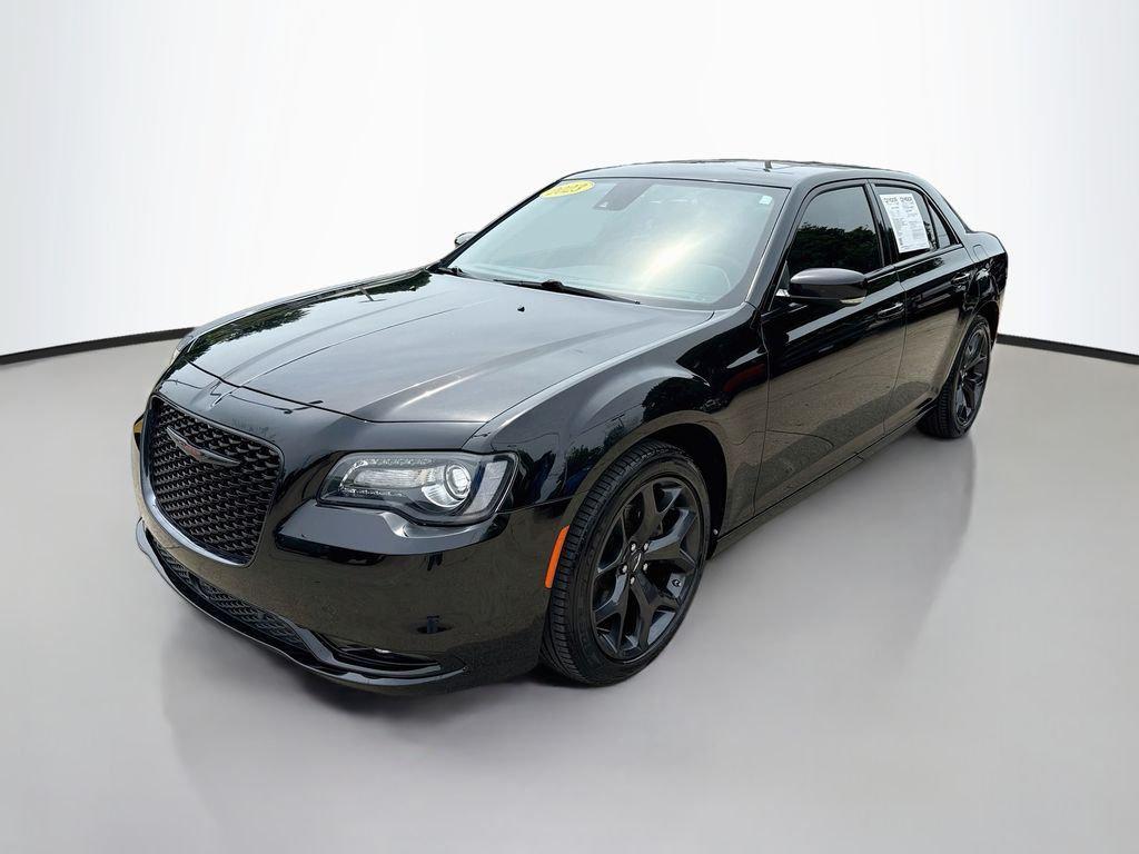 Chrysler 300 2023