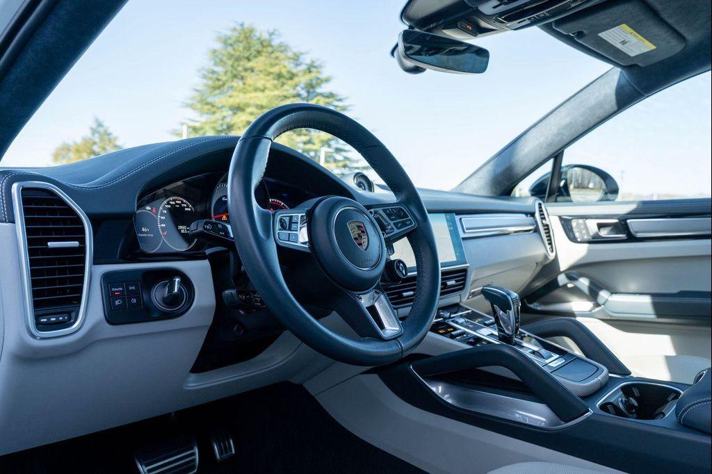 Porsche Cayenne 2023