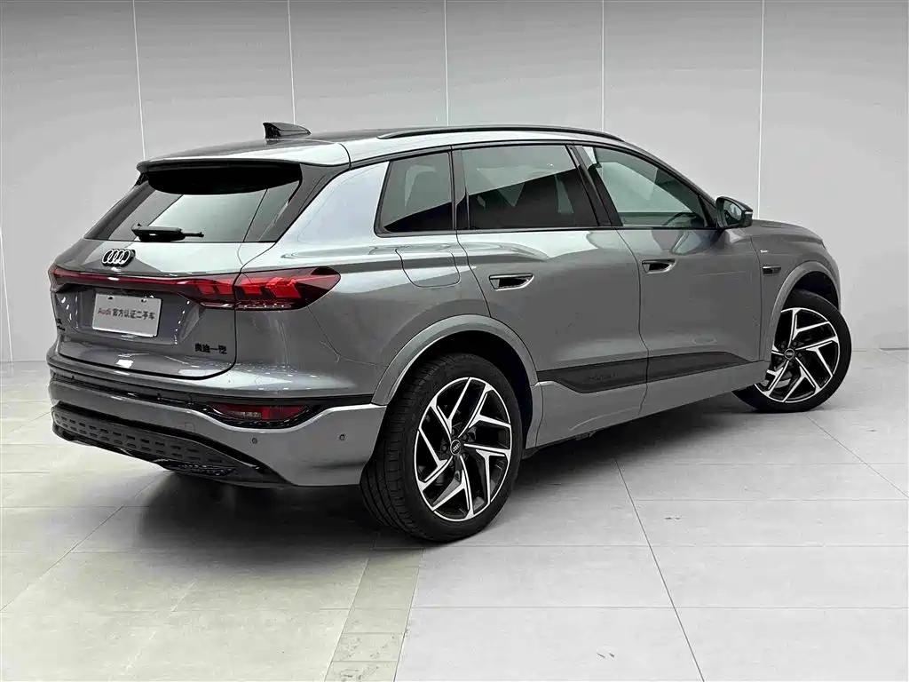 Audi e-tron 2025