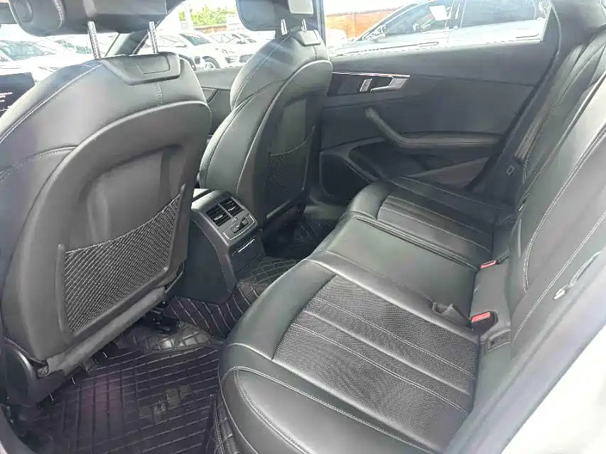 Audi A4 2024
