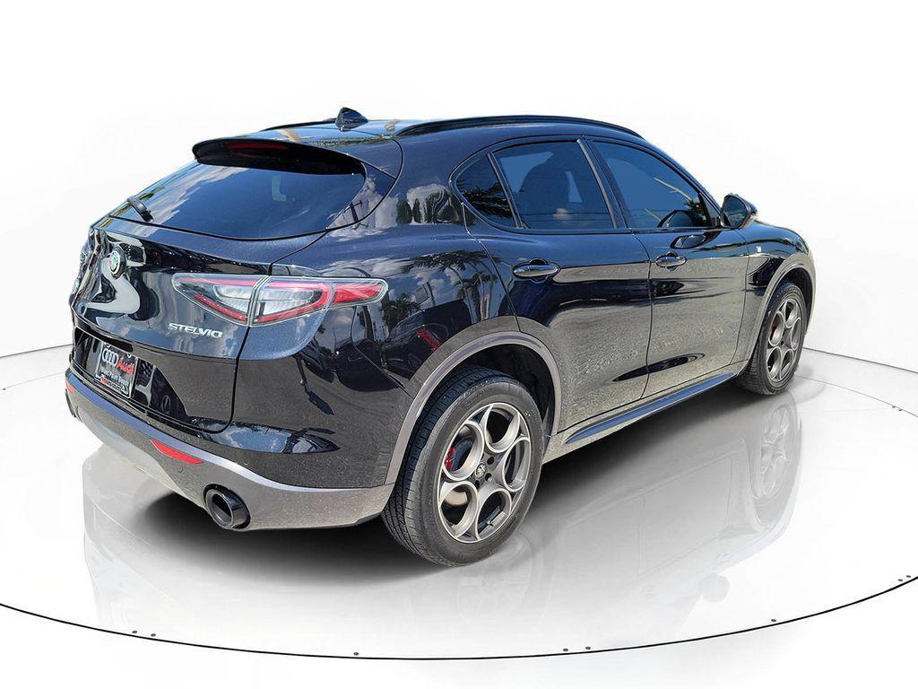 Alfa Romeo Stelvio 2024