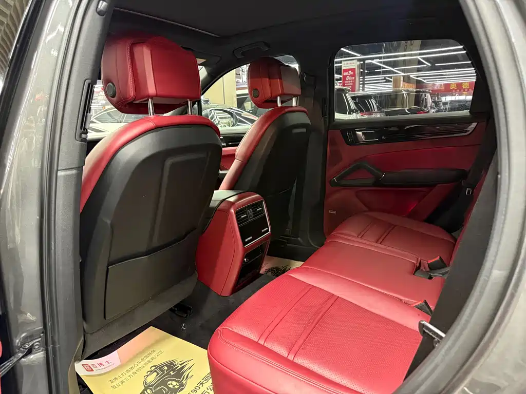 Porsche Cayenne 2022
