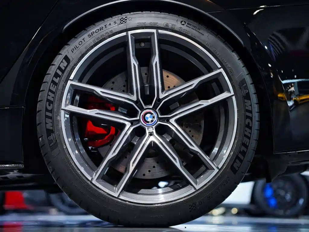 BMW M5 2021