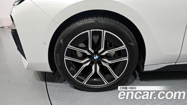BMW 7 серии 2023