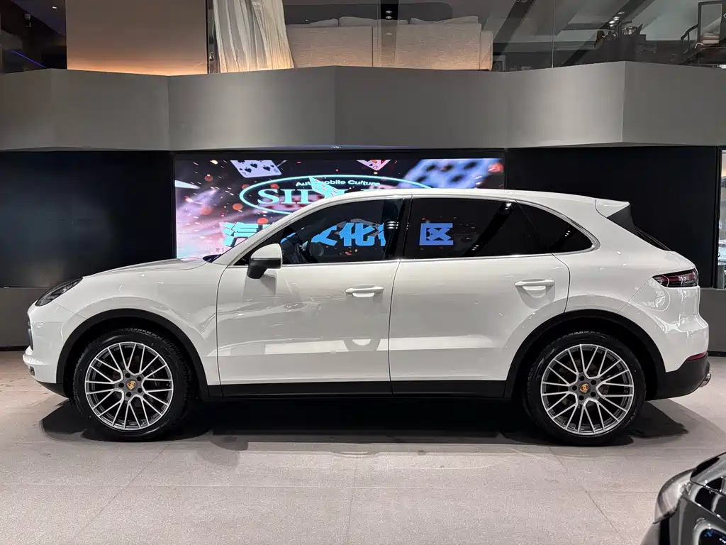 Porsche Cayenne 2022