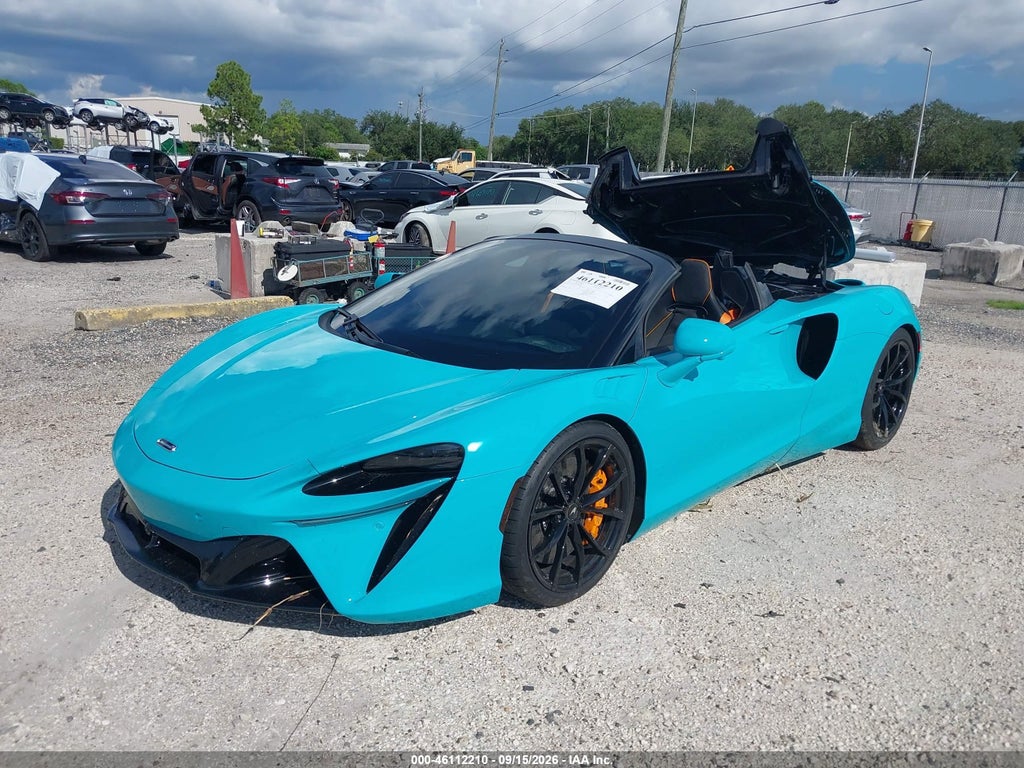 McLaren Artura 2025