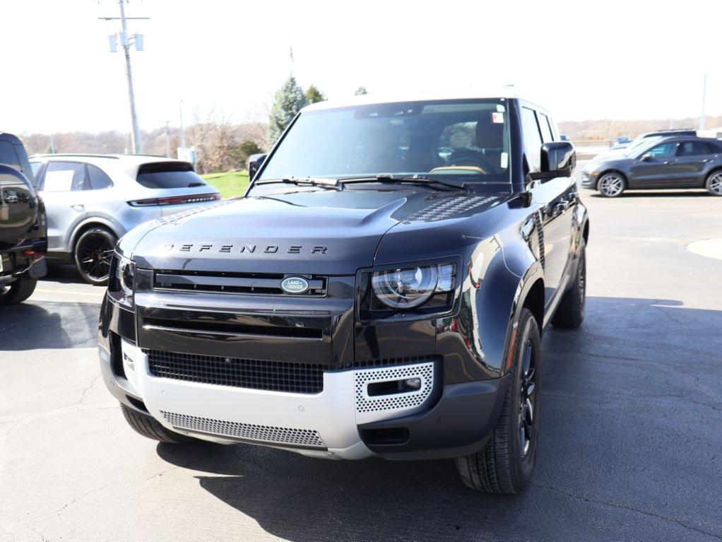 Land Rover Defender 2023