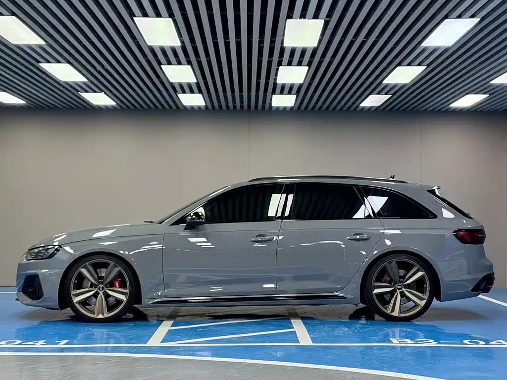Audi RS 4 2021