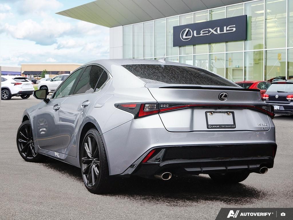 Lexus IS 300 2024