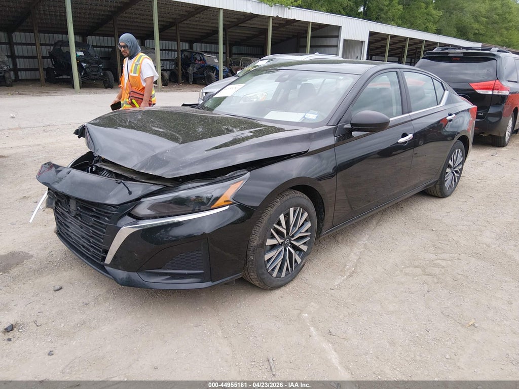 Nissan Altima 2025