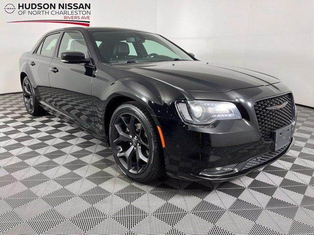 Chrysler 300 2021