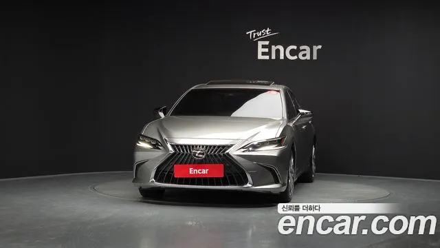 Lexus ES 2023