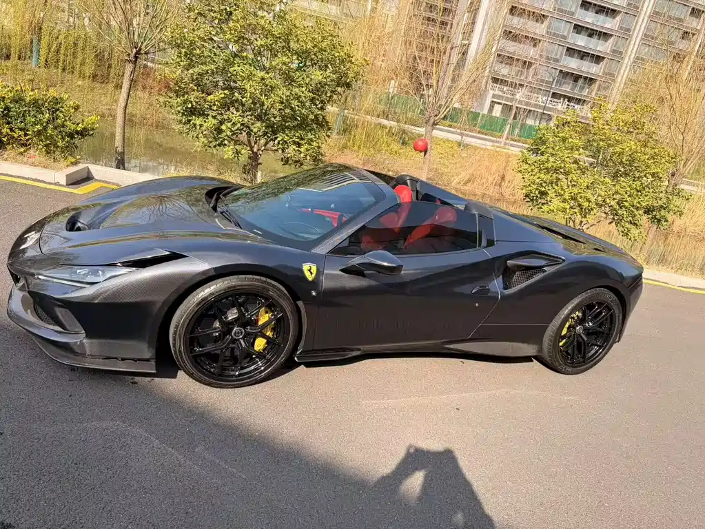Ferrari F8 2022