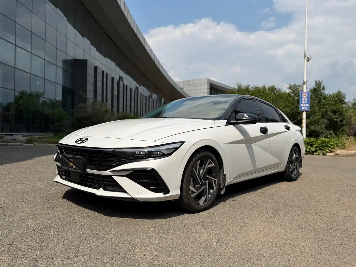 Hyundai Elantra 2024