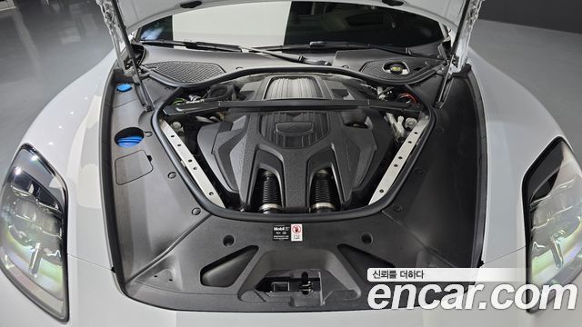 Porsche Panamera 2025